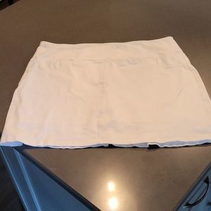 Slender Shapes by TEEZher sz XL/TG white skirts.